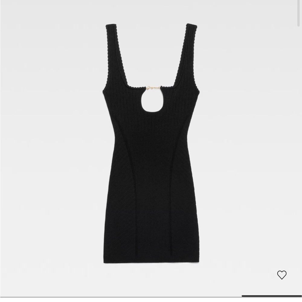 Elegant Black Sleeveless Dress - Picture 7 of 9